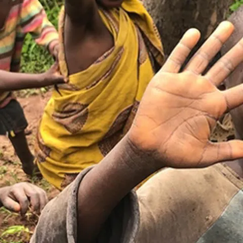 Waving goodbye in Burundi. (Photo by Jenny Carlson Donnelly)