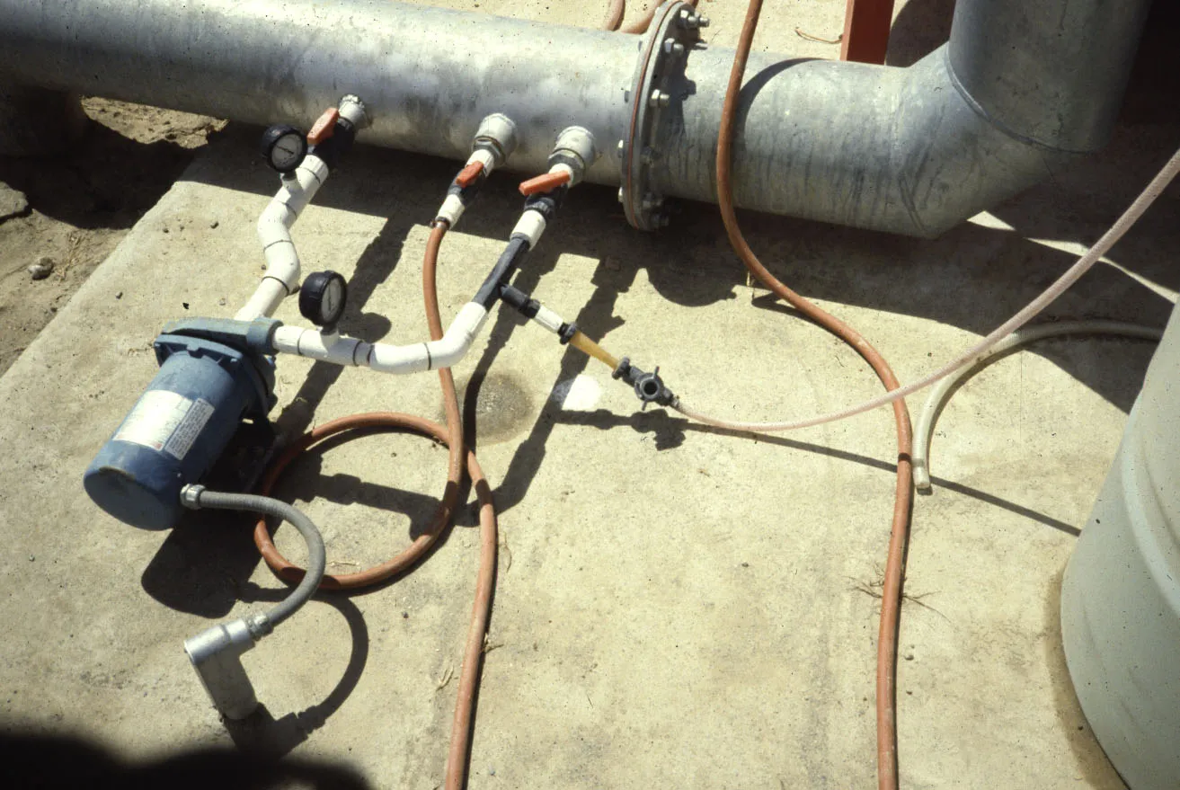 Venturi injector with small pump. Photo: L. Schwankl