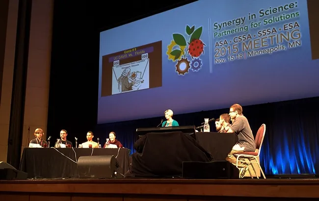 This was the scene at the ESA Linnaean Games Championships: UC Davis on the left, and the University of Florida on the right. (Photo by Mohammad-Amir Aghaee, who received his doctorate in entomology from UC Davis and is now in a postdoctoral position at North Carolina State University)