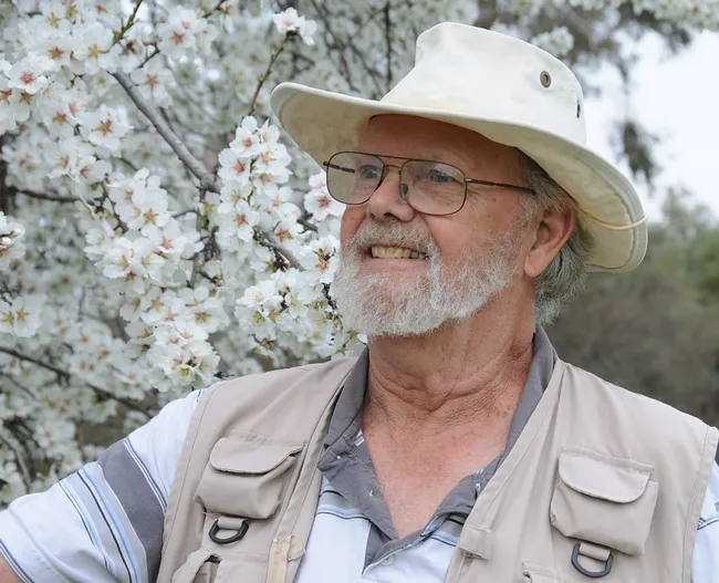 Native pollinator specialist Robbin Thorp, UC Davis distinguished emeritus professor of entomology, will be honored at a special symposium April 2 at the 103rd annual meeting of the Pacific Branch, Entomological Society of America. (Photo by Kathy Keatley Garvey)