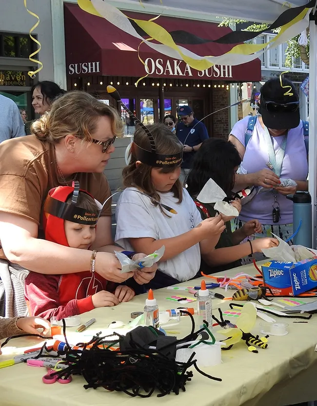 The children's activities area of the California Master Beekeeper Program proved popular. (Photo by Kathy Keatley Garvey)