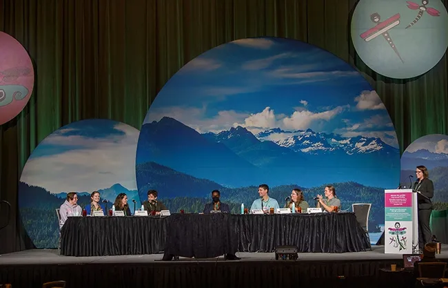 In an overall view, the UC Davis Entomology Games Team (left) competes with Alabama's Auburn University team in the finals. (Photo courtesy of ESA)