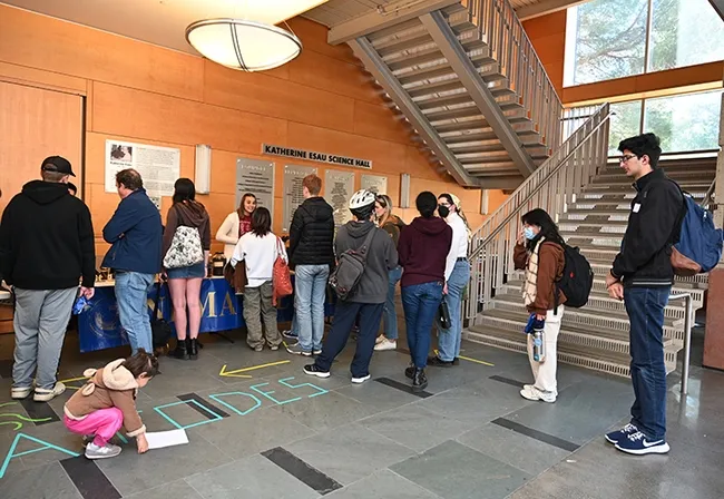 Crowds lined up from 10 a.m. to 2 p.m., Saturday, Feb. 10 to talk to the nematologists at UC Davis Biodiversity Museum Day. (Photo by Kathy Keatley Garvey)