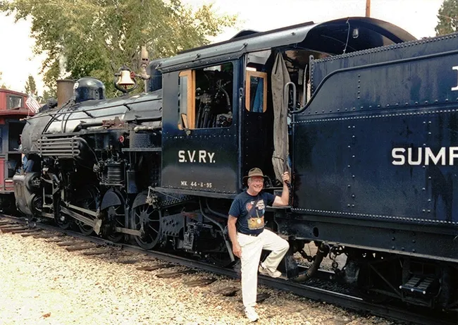 Bruce Eldridge, ready to climb aboard Sumpter Valley Railroad locomotive #19, 2001. (Photo by Ken Lorenzen).