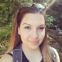 Janelle Hernandez Headshot.jpg