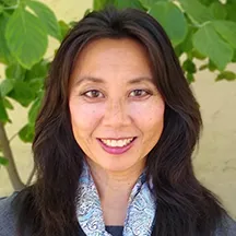 Su-Lin Shum Headshot.jpg