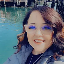 Tracy Roman Headshot.jpg