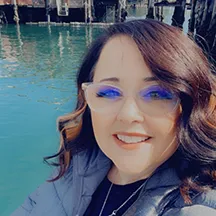 Tracy Roman Headshot.jpg