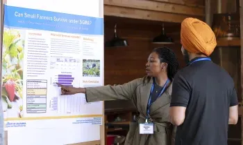 Especialista de SAREP durante una presentación