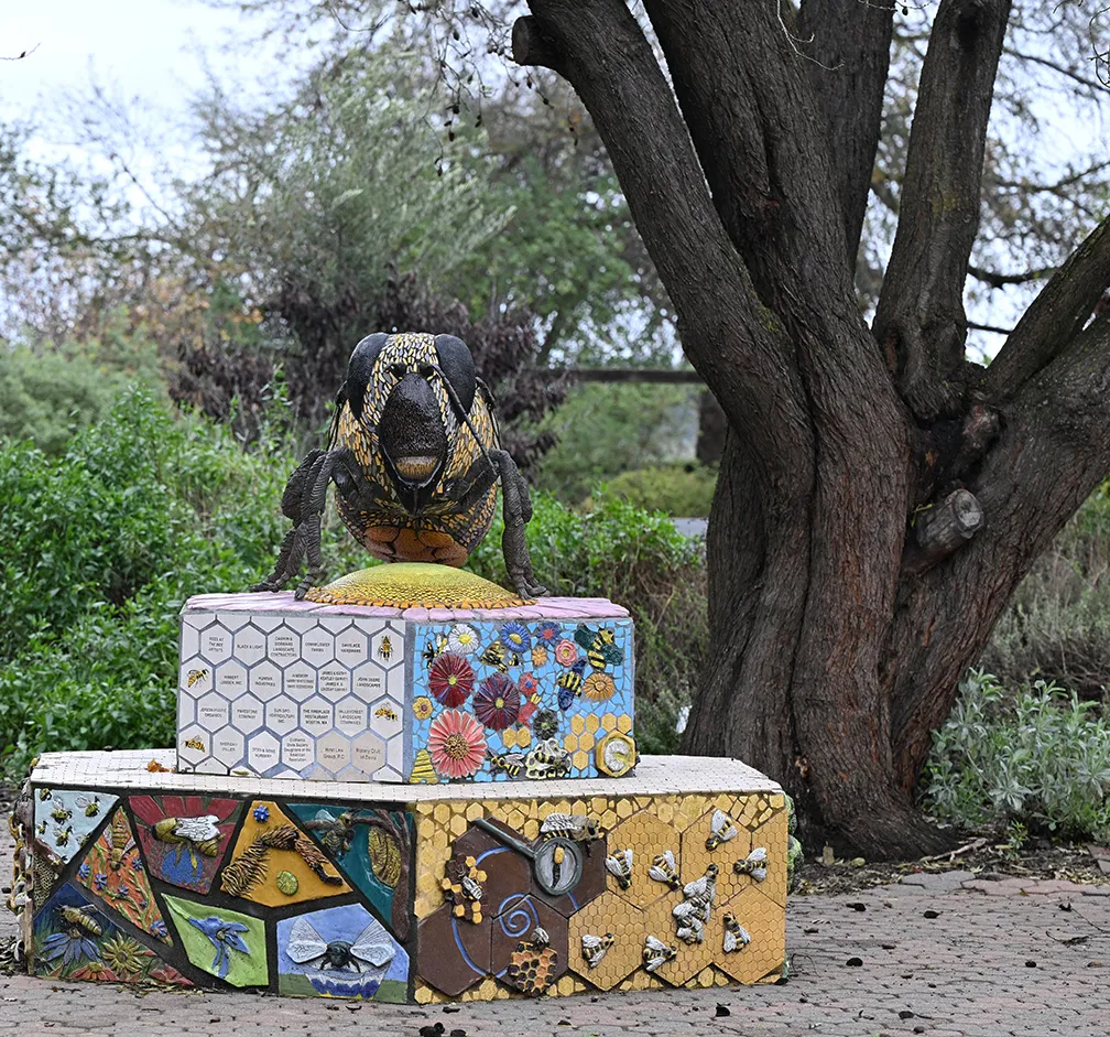 Miss Bee Haven, a ceramic-mosaic sculpture by Donna Billick, anchors the UC Davis Bee Haven. (Photo by Kathy Keatley Garvey)