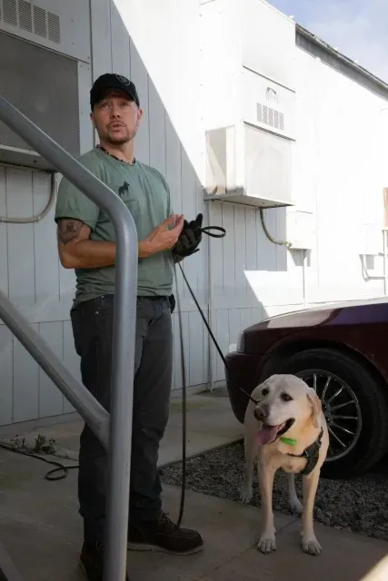 El la foto aparecen Vick y JJ.