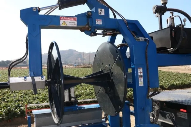 Photo 3. Single-use drip tape extractor.