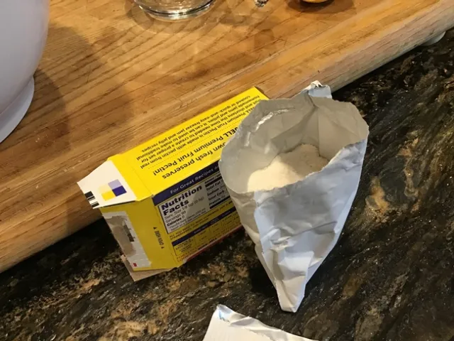 Opened box of pectin