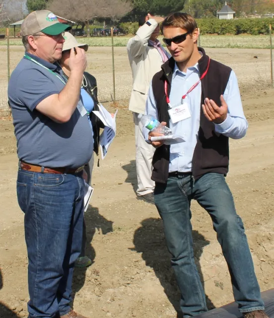 Oleg Daugovish (right)