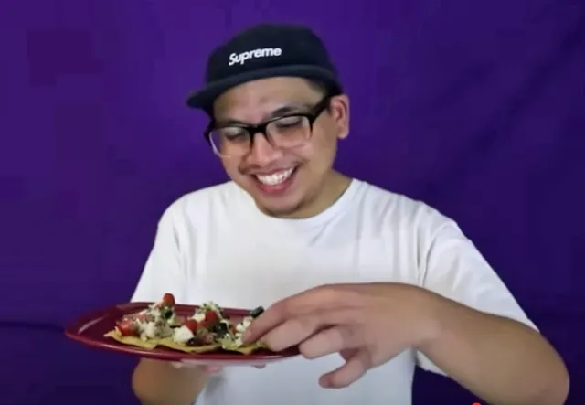 Eldon Bueno shares his healthy pita snack recipe.