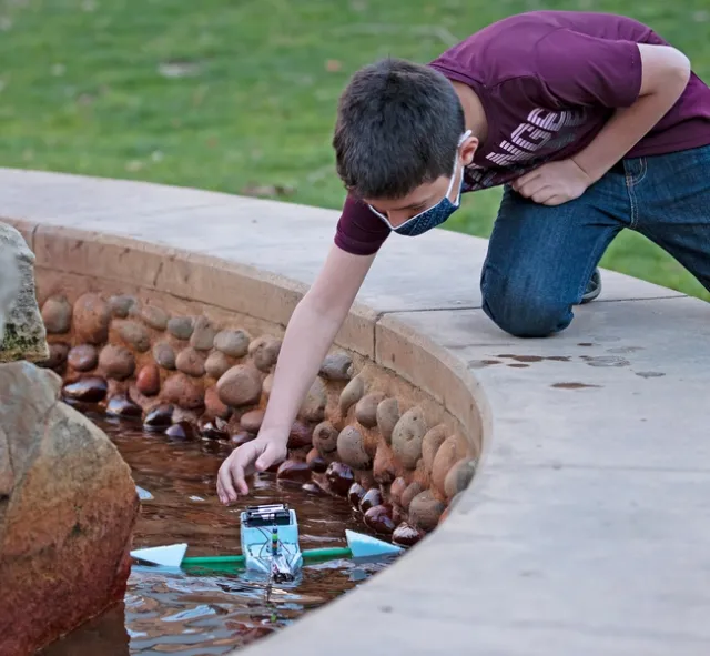After a few adjustments, Sarp's boat propelled itself through the water.
