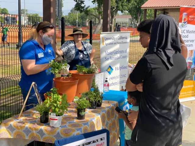 UCCE San Bernardino Master Gardener and Master Food Preserver Programs share their knowledge with community members at the Seeds of Joy garden