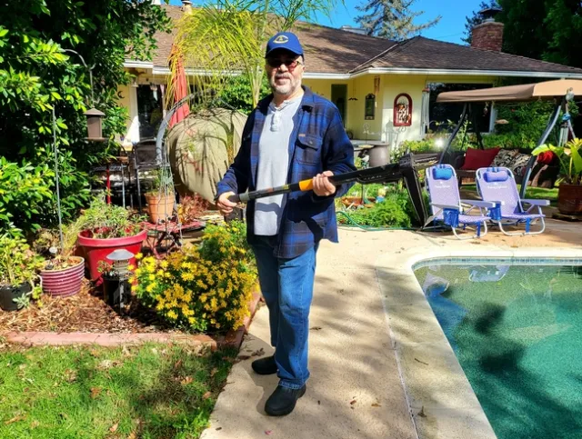 Ready with the stand-up weeder.