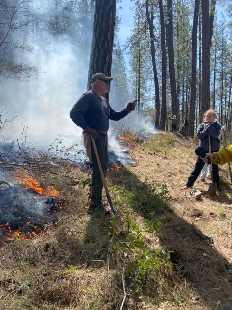 Rx fire consultant Chris Paulus providing a safety briefing. Apr 14, 2023