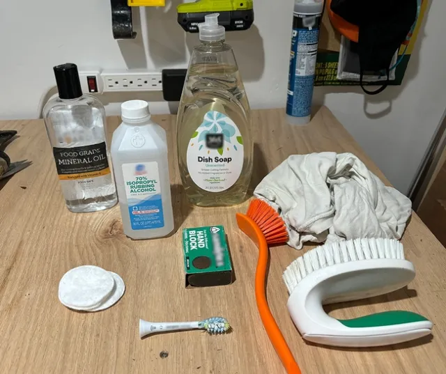 Supplies for cleaning and maintaining your garden tools