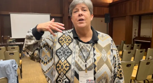 Glenda Humiston, vicepresidenta de la División de Agricultura y Recursos Naturales UCANR participó en el foro comunitario sobre la importancia de la Ley Agrícola.