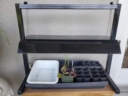 Photo of a fluorescent light stand