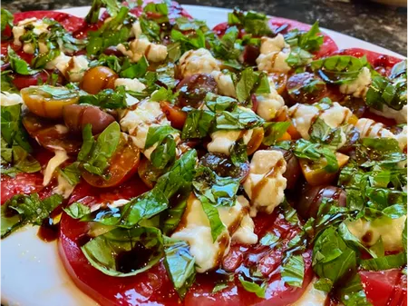 Photo of snack tray with tomato-based appetizers