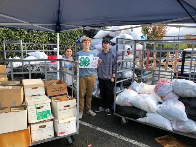 Golden Clover Fundraising - Santa Clara 4-H County Ambassadors at Fun Drive