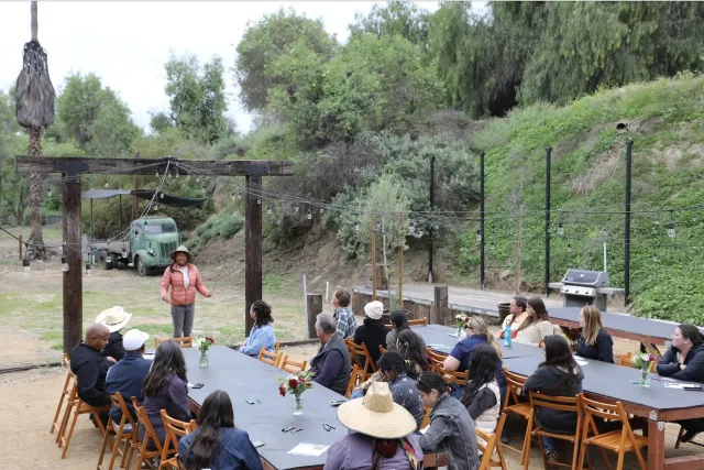 El proyecto Acción Climática y Equidad de la Tierra (CALE, por sus siglas en inglés) de UC ANR UC promueve el acceso a la tierra para la agricultura y administración.