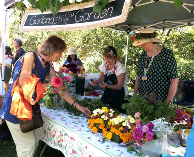 Fall Faire Garlands Booth