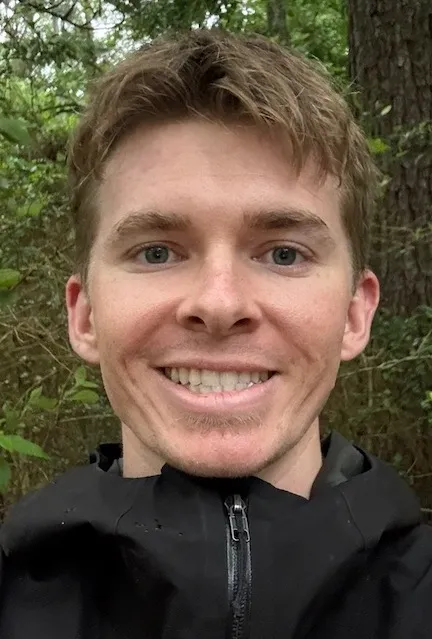an Jett, a 2025 UC Davis graduate in entomology, worked in the Louie Yang lab for three years as part of the Research Scholars Program in Insect Biology.
