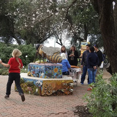 Some 500 people attended the Biodiverity Museum Day at the Häagen-Dazs Honey Bee Haven last year. (Photo by Kathy Keatley Garvey)