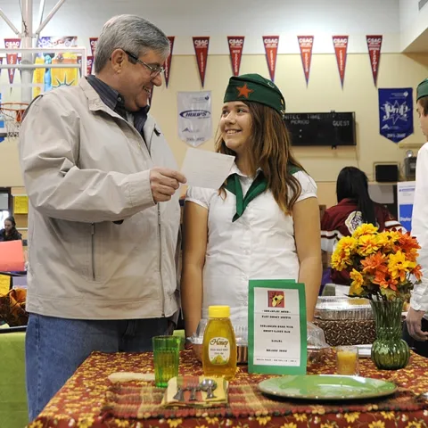 Back in 2012, beekeeper Mikayla Hagan of the Rio Vista 4-H Club talked about her beekeeping project with then Mike Reagan, member of the Solano County Board of Supervisors. She won a showmanship award at the Solano County 4-H Project Skills Day. (Photo by Kathy Keatley Garvey)