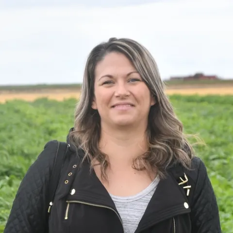 Pamela Rodriguez of CDFA’s Organic Program in Fresno, CA visited CASI’s NRI Project field in Five Points, CA on February 15, 2019