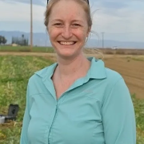 Shannon Cappellazzi of the Soil Health Institute sampling soils in the NRI Project in Five Points, CA March 18, 2019