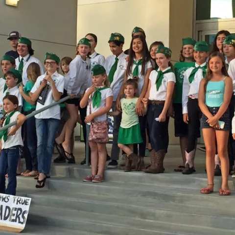 More than 100 4-H members, 4-H volunteers, Master Gardener volunteers, farmers, nutrition course participants and other UCCE stakeholders attended a meeting to tell the Riverside County Board of Supervisors how they have personally benefited from UC ANR research and outreach.