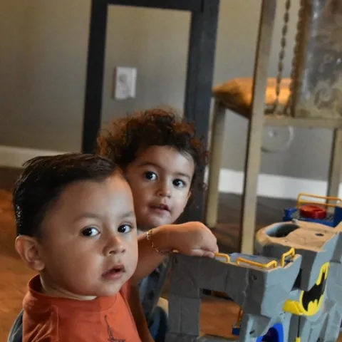 Children from food-insecure households were more likely to be overweight or obese and less frequently ate breakfast or dinner with family. (Photo: Gtorres8944stash)