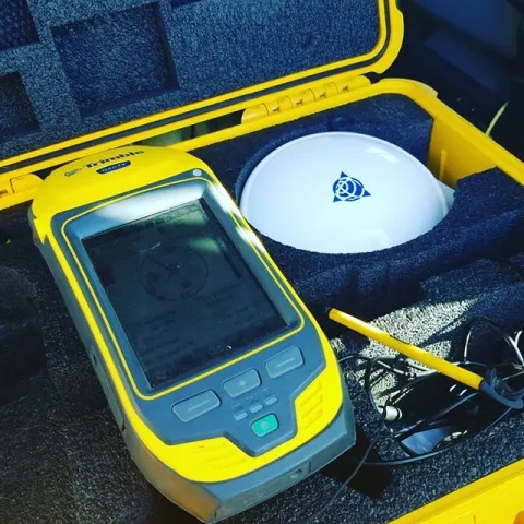Handheld Trimble GPS