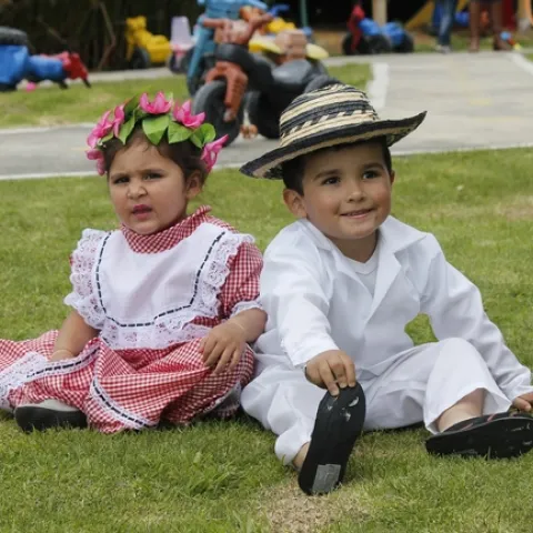 UC ANR joins in the celebration of Hispanic Heritage Month 2020. (Photo: Pixabay)