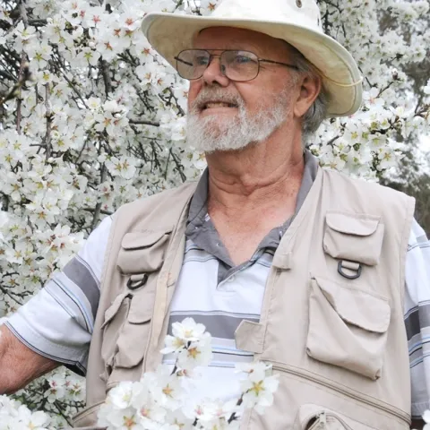 Robbin Thorp, 1933-2019, global bee authority
