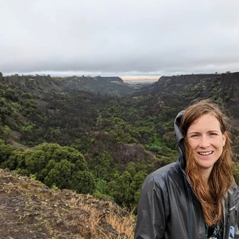 Lisa Chamberland explores the evolution and biogeography of spiders.