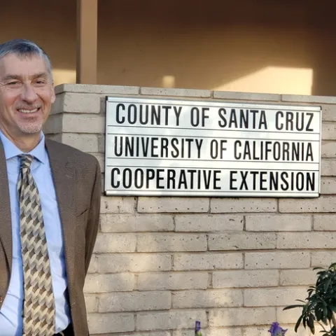 David Gonzalves standing in front of Santa Cruz UCCE office