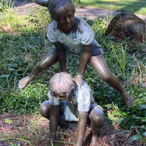 Merlo Park sculpture of children at play. Debi Durham