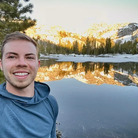 Fifth-year doctoral student Shawn Christensen of the Rachel Vannette lab, UC Davis Department of Entomology and Nematology
