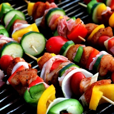 Warm summer evenings in Fresno are perfect for backyard barbecues. (Photo: Pixabay)