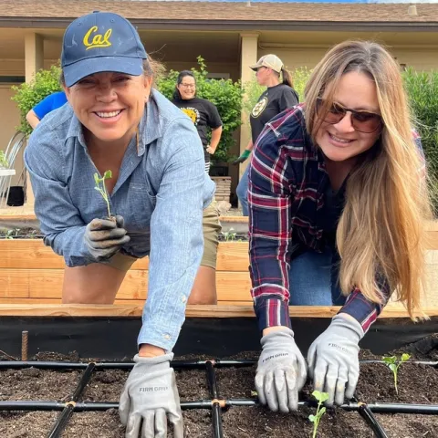 UC Master Gardener volunteers of Imperial County plant seedlings. Photo courtesy of Kristian Salgado.