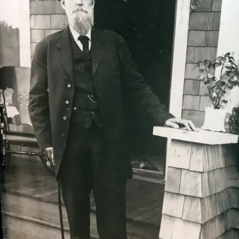 Samuel Davidson Laughlin, shown here at his home in Castle Rock, Wash., contracted malaria when he was a color bearer for the Union Army during the Siege of Vicksburg.