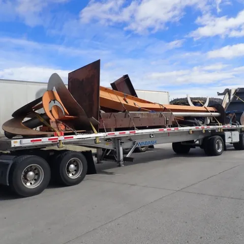 Figure 1. Metal art structure in transit to California. Photo credit: Sonoma County Dept of Agriculture/W&M