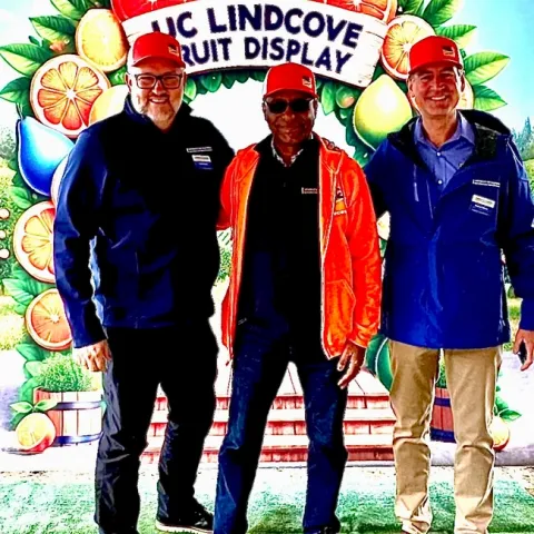 Ashraf El-kereamy, Lindcove REC director, (center) hosted a fantastic citrus tasting at Lindcove Research and Extension Center for growers and the public on Dec. 13 and 14. Daniel Obrist, on right, and I joined growers and community members to taste dozens of fruit varieties.