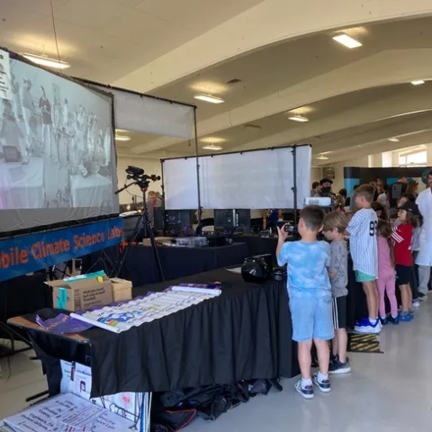 La ciencia en manos de los niños.